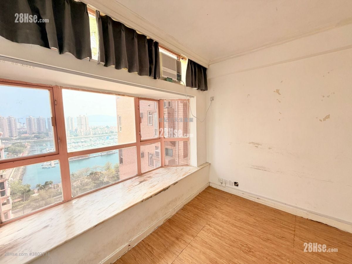 Hong Kong Gold Coast Sell 3 Bedrooms , 2 Bathrooms 685 ft²