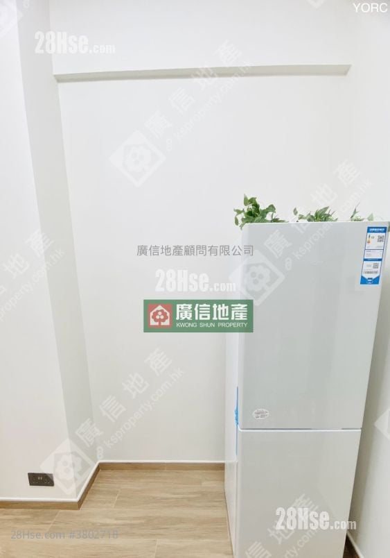 Yan On Building Rental 1 Bedroom , 1 Bathroom 200 ft²