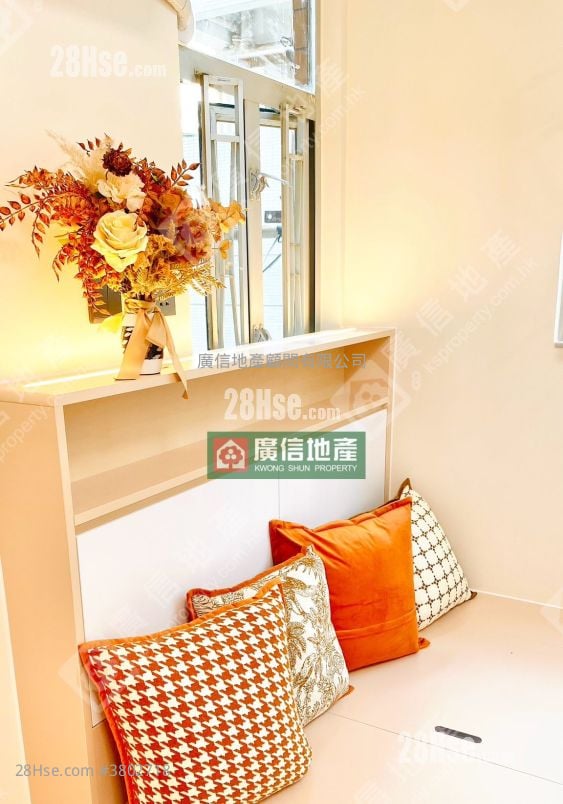 Yan On Building Rental 1 Bedroom , 1 Bathroom 200 ft²