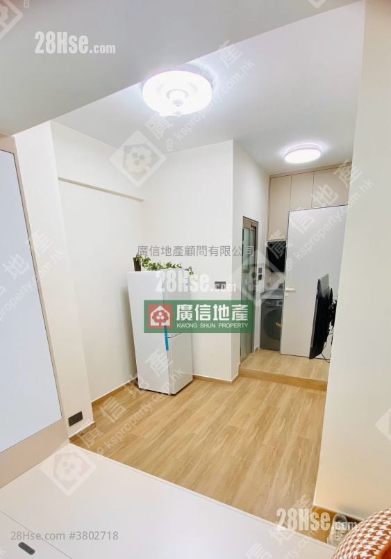 Yan On Building Rental 1 Bedroom , 1 Bathroom 200 ft²