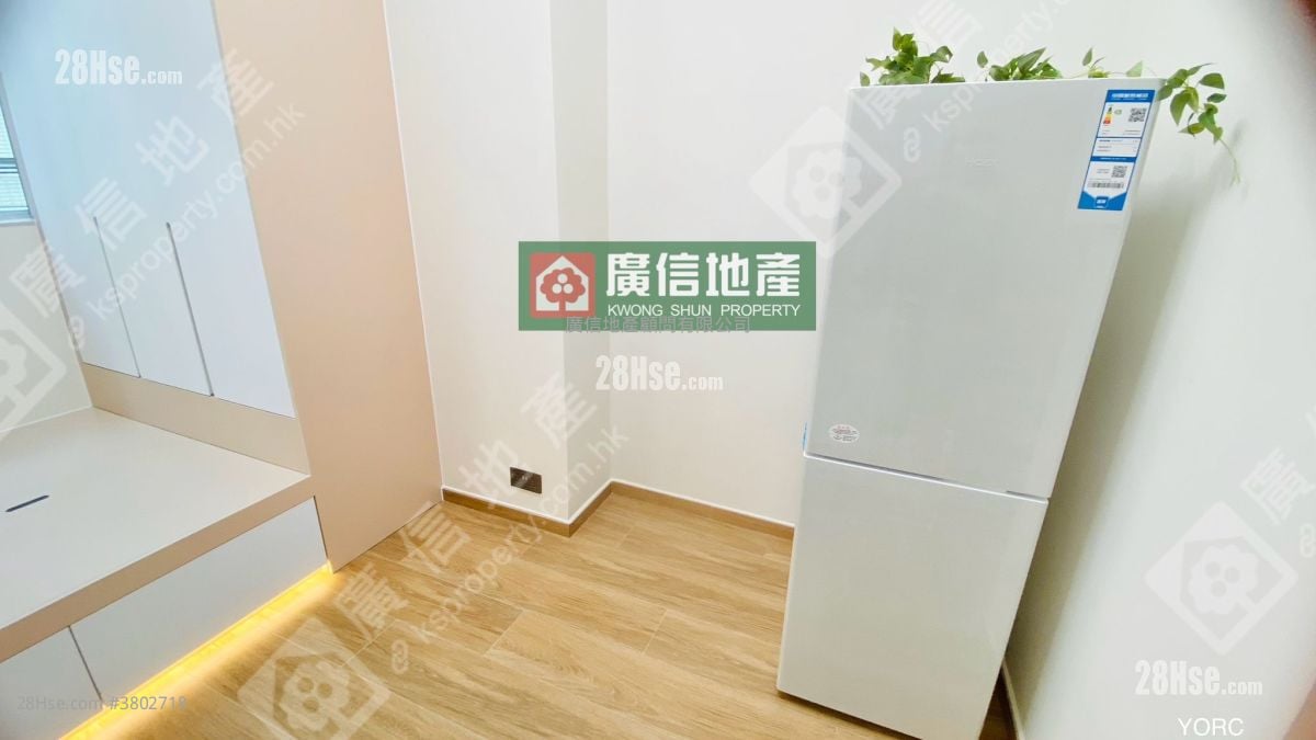 Yan On Building Rental 1 Bedroom , 1 Bathroom 200 ft²