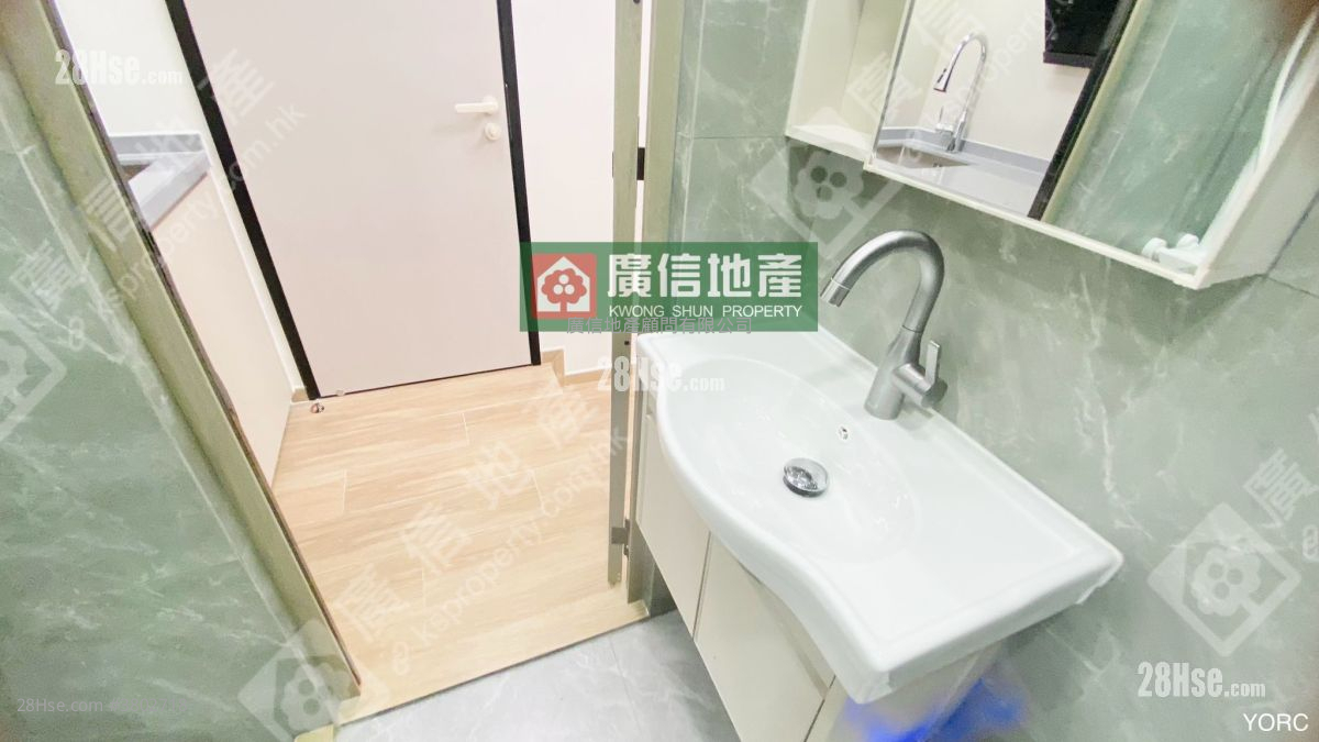 Yan On Building Rental 1 Bedroom , 1 Bathroom 200 ft²
