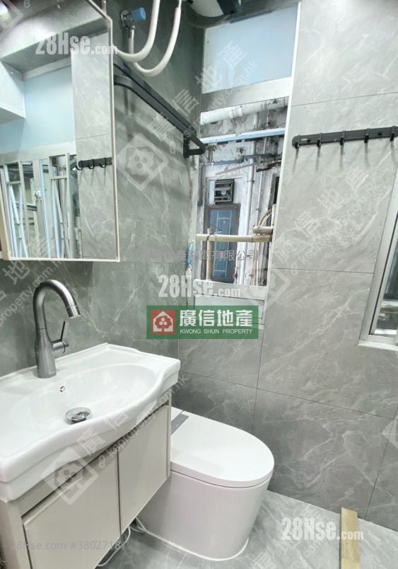 Yan On Building Rental 1 Bedroom , 1 Bathroom 200 ft²