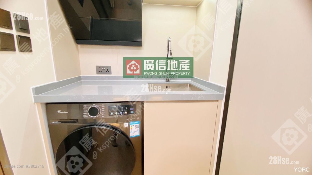 Yan On Building Rental 1 Bedroom , 1 Bathroom 200 ft²