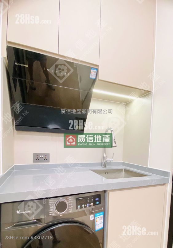 Yan On Building Rental 1 Bedroom , 1 Bathroom 200 ft²