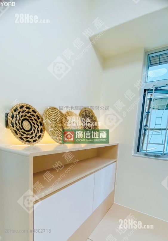 Yan On Building Rental 1 Bedroom , 1 Bathroom 200 ft²