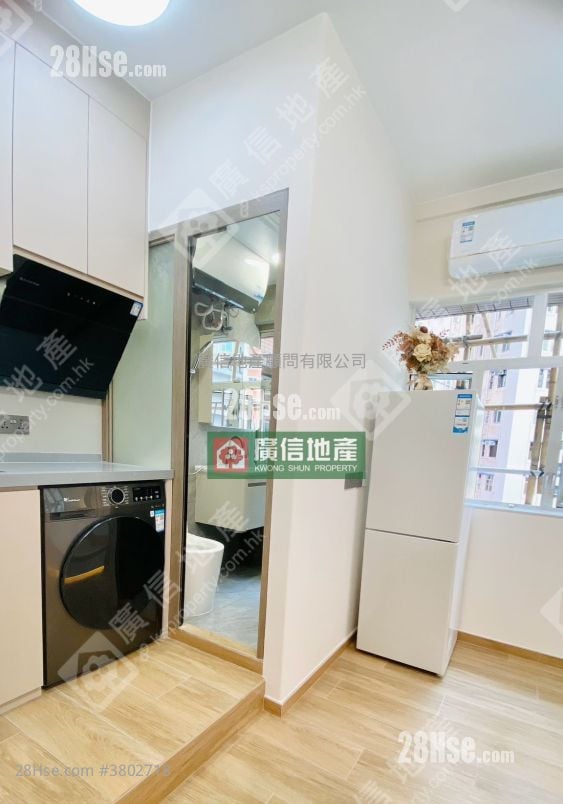 Yan On Building Rental 1 Bedroom , 1 Bathroom 200 ft²