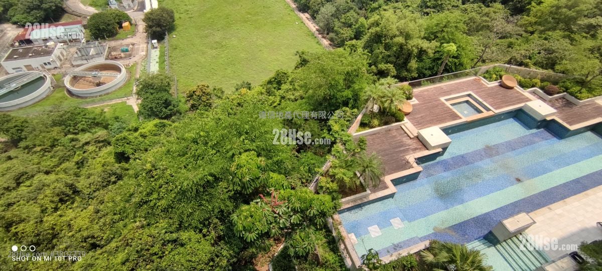 Caldecott Hill Sell 1 Bedroom , 2 Bathrooms 764 ft²