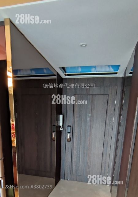 Caldecott Hill Sell 1 Bedroom , 2 Bathrooms 764 ft²