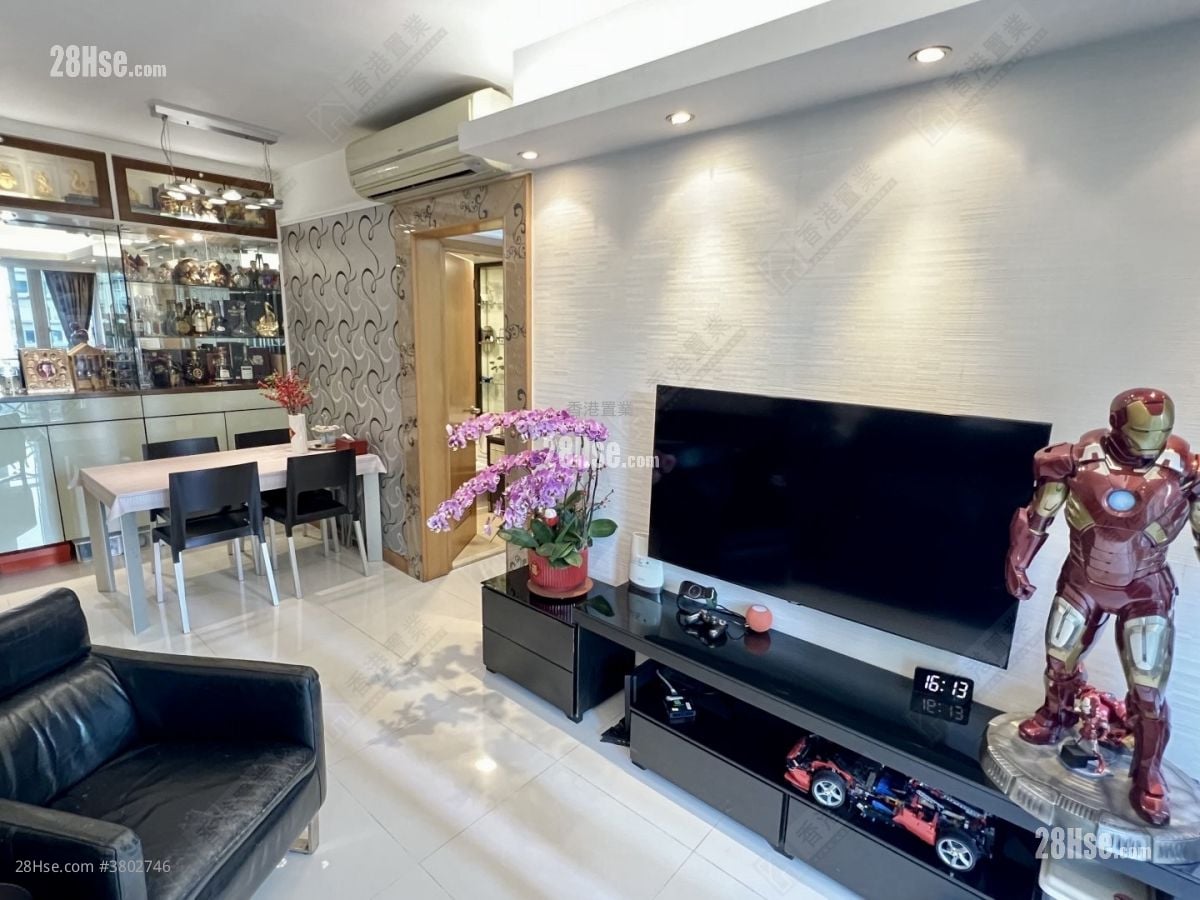 泓景台 售盘 3 房 , 2 浴室 735 平方尺