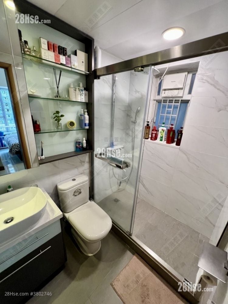 泓景台 售盘 3 房 , 2 浴室 735 平方尺