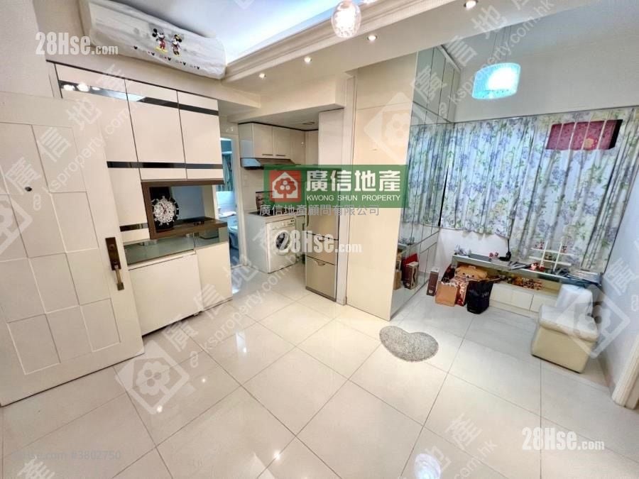 Hung Tak Building Rental 2 Bedrooms , 1 Bathroom 404 ft²