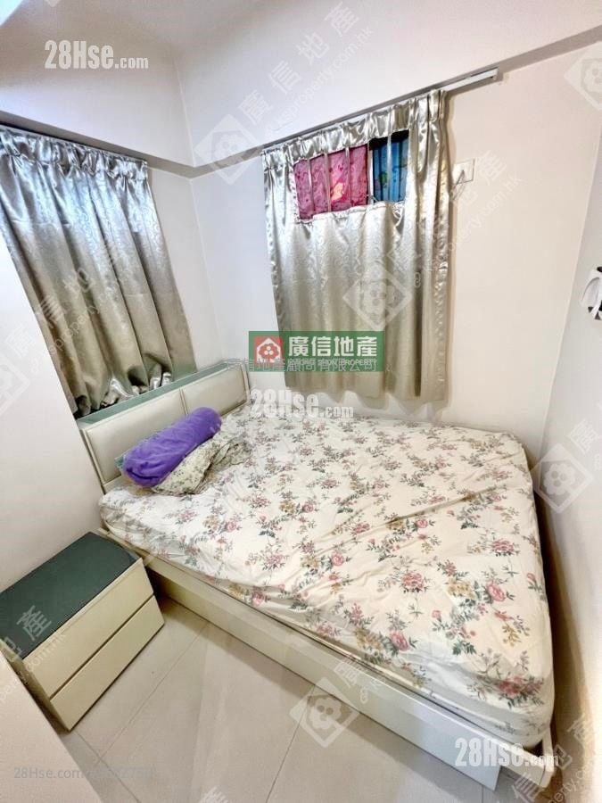 Hung Tak Building Rental 2 Bedrooms , 1 Bathroom 404 ft²
