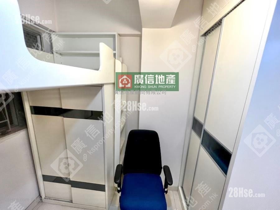 Hung Tak Building Rental 2 Bedrooms , 1 Bathroom 404 ft²
