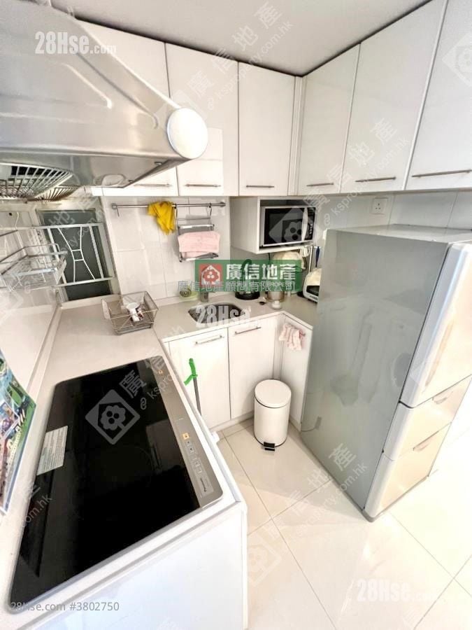 Hung Tak Building Rental 2 Bedrooms , 1 Bathroom 404 ft²