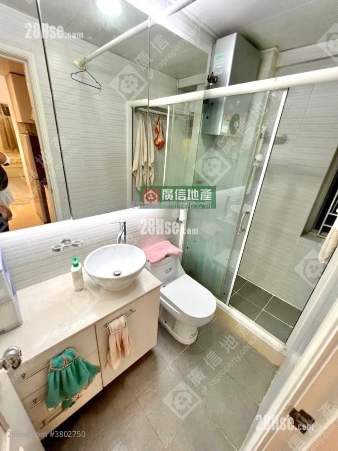 Hung Tak Building Rental 2 Bedrooms , 1 Bathroom 404 ft²