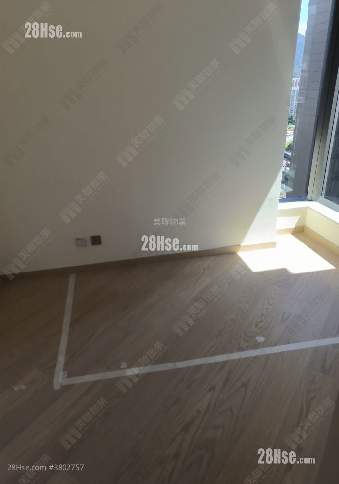 The Arles Sell 2 Bedrooms , 1 Bathroom 573 ft²