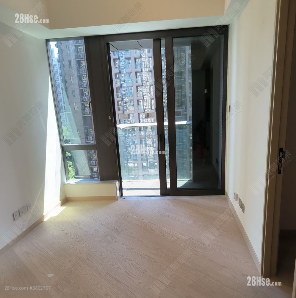 The Arles Sell 2 Bedrooms , 1 Bathroom 573 ft²