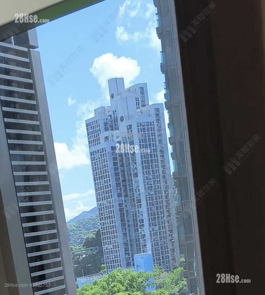 The Arles Sell 2 Bedrooms , 1 Bathroom 573 ft²