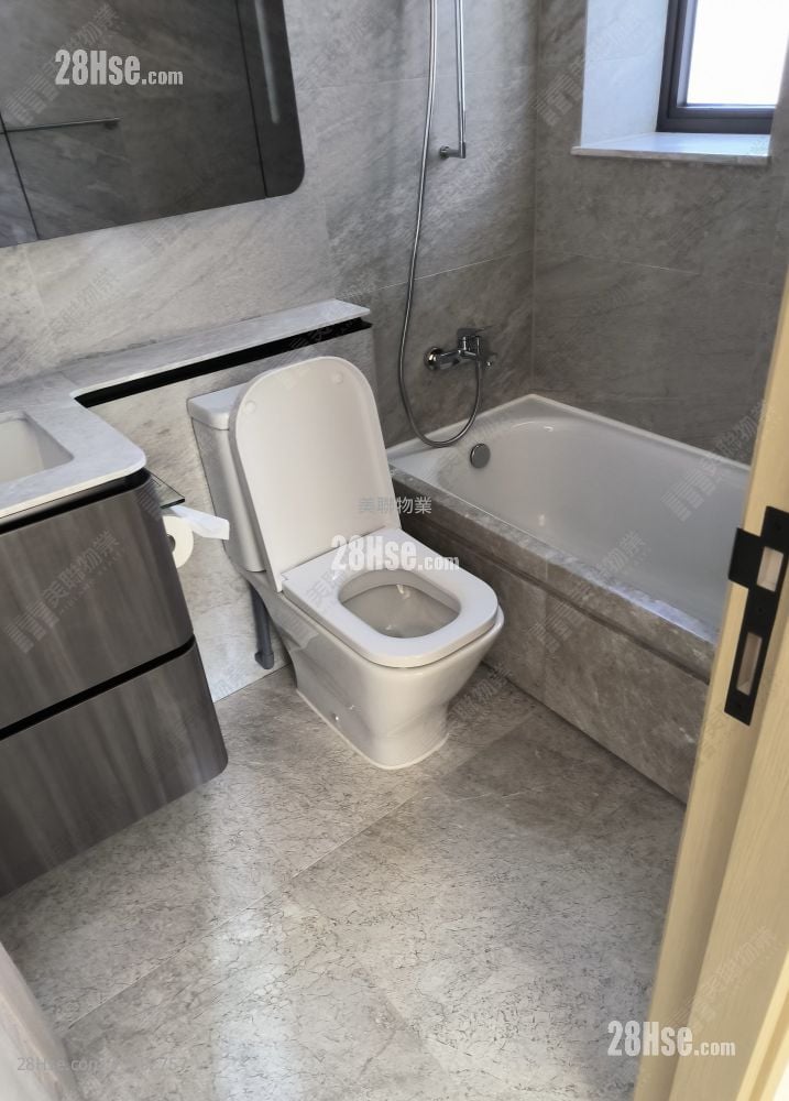 The Arles Sell 2 Bedrooms , 1 Bathroom 573 ft²