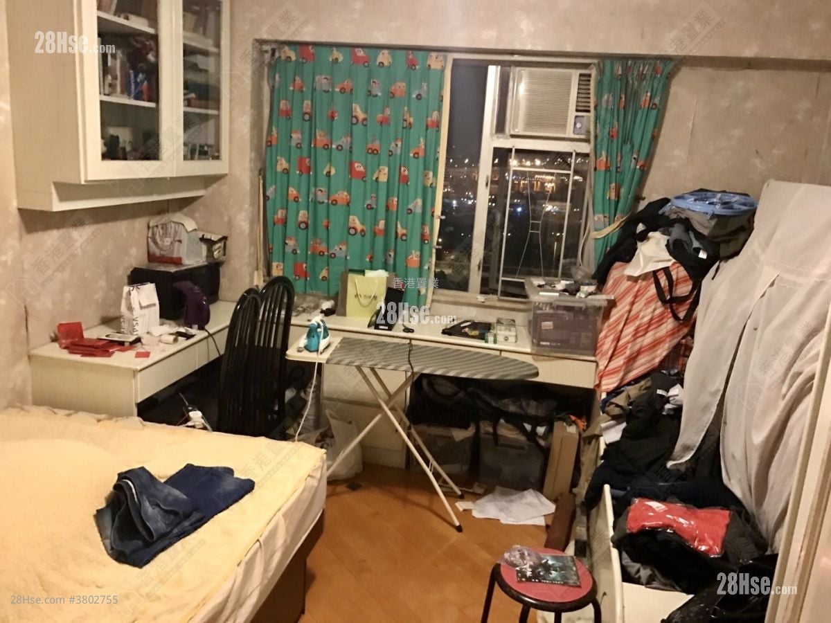 Mei Foo Sun Chuen Sell 4 Bedrooms , 3 Bathrooms 1,449 ft²