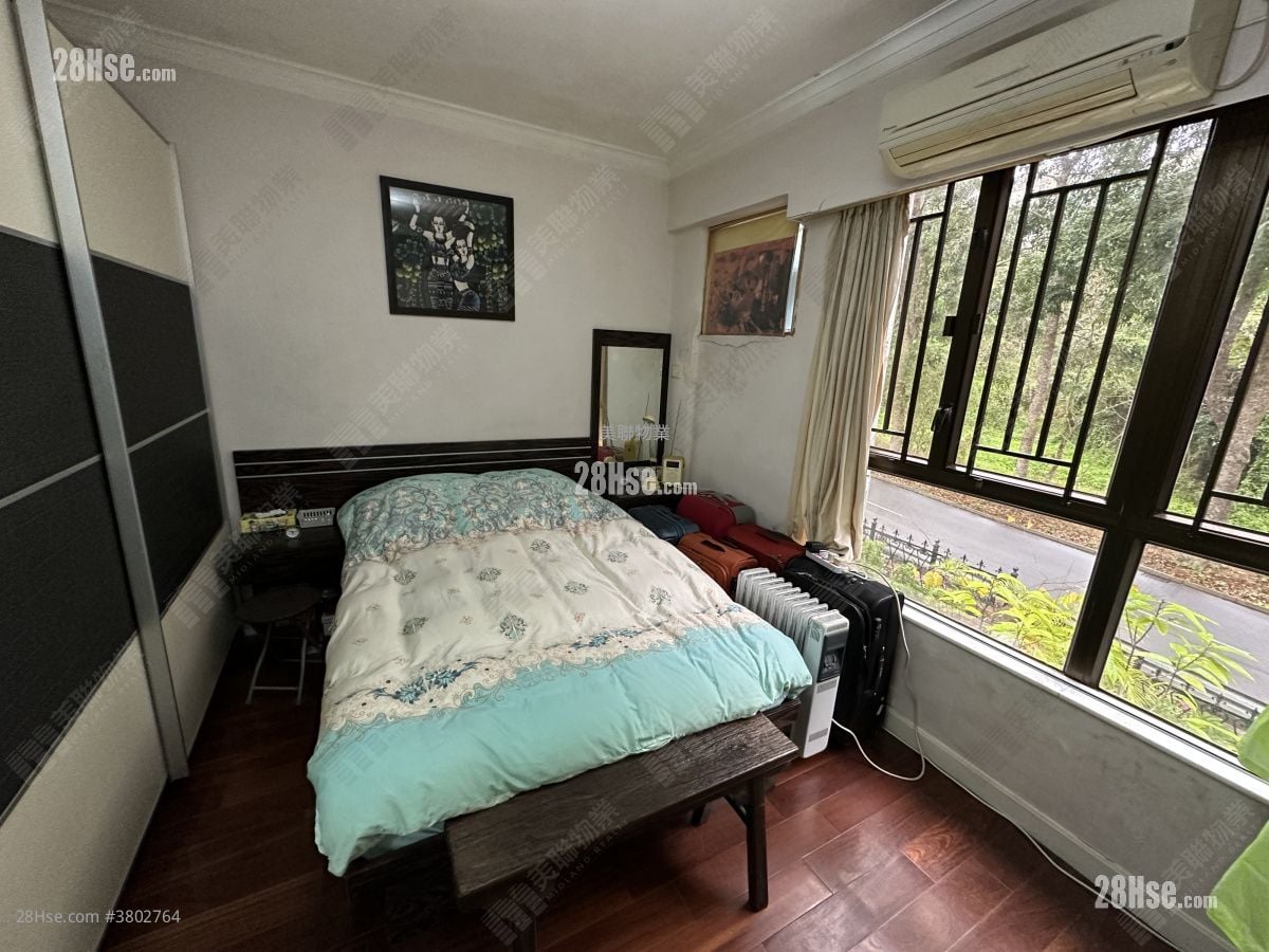 Villa Castell Sell 3 Bedrooms , 2 Bathrooms 915 ft²