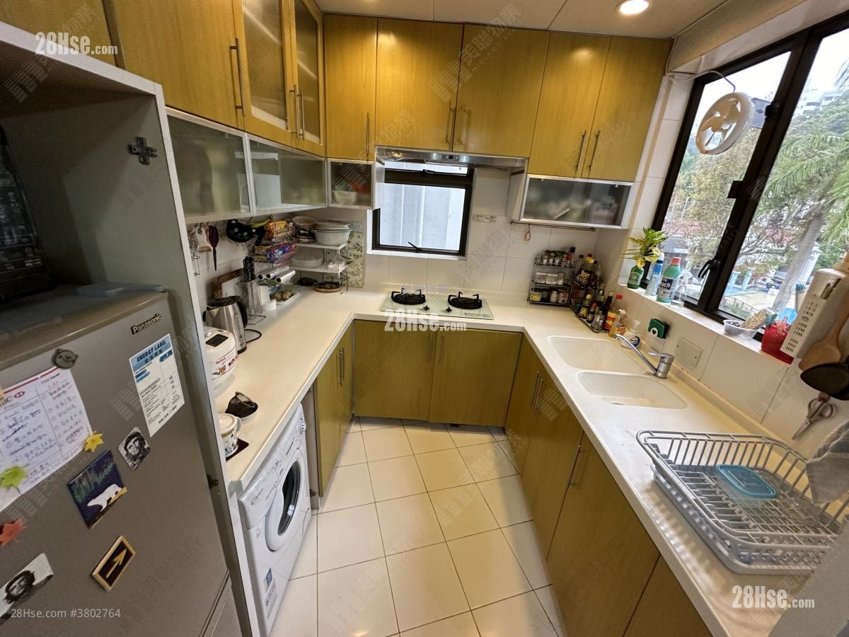 Villa Castell Sell 3 Bedrooms , 2 Bathrooms 915 ft²