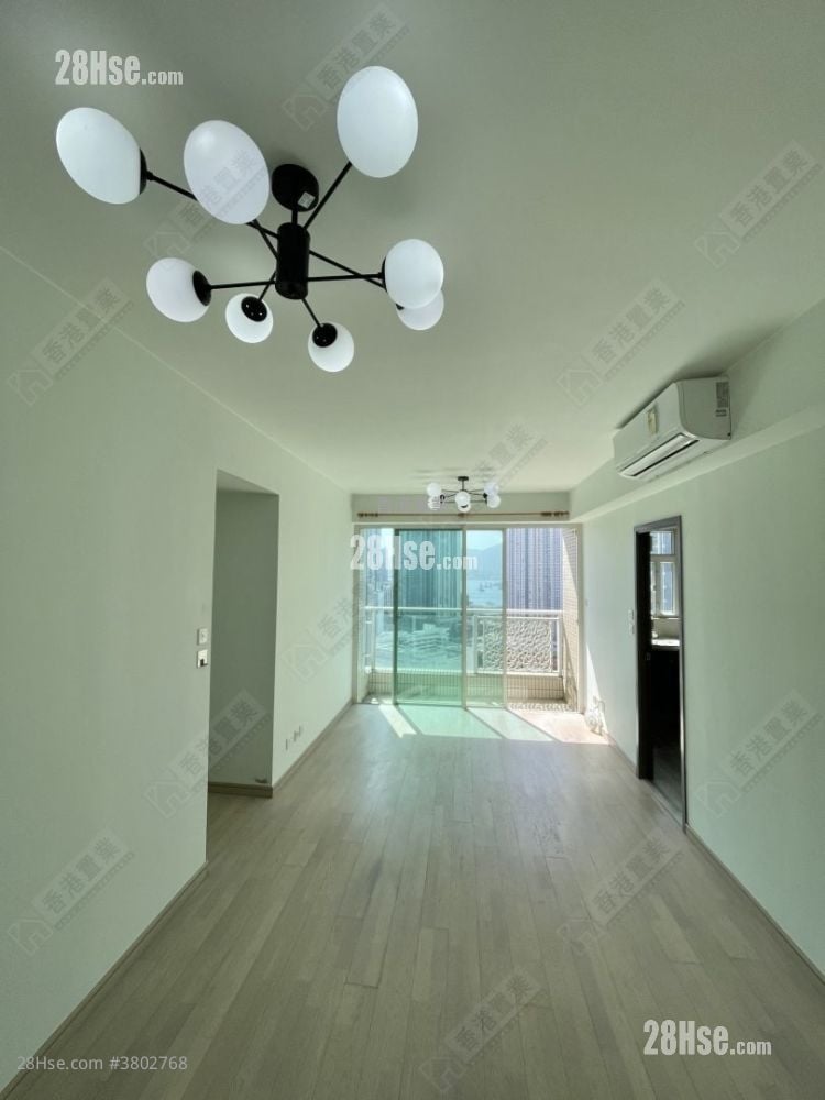 The Sparkle Sell 3 Bedrooms , 2 Bathrooms 670 ft²