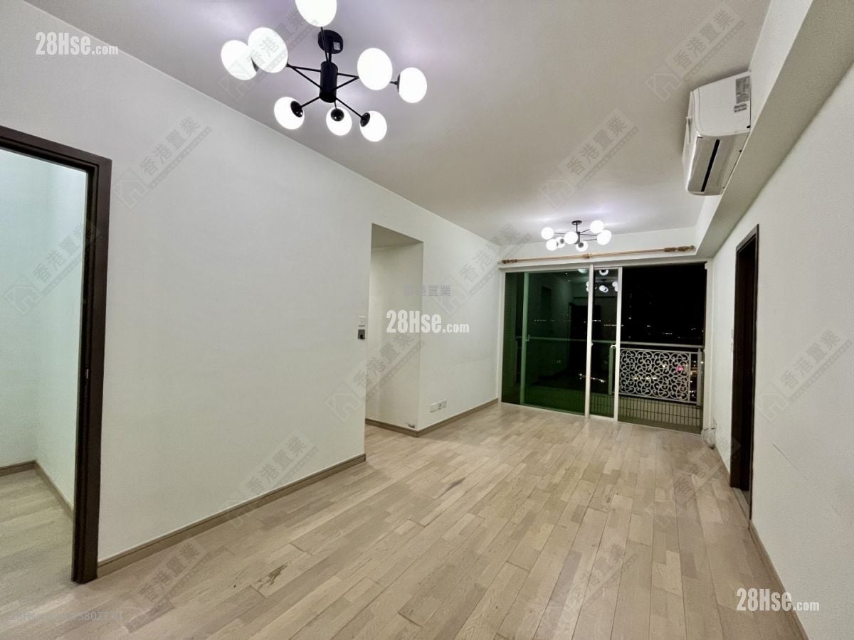 The Sparkle Sell 3 Bedrooms , 2 Bathrooms 670 ft²