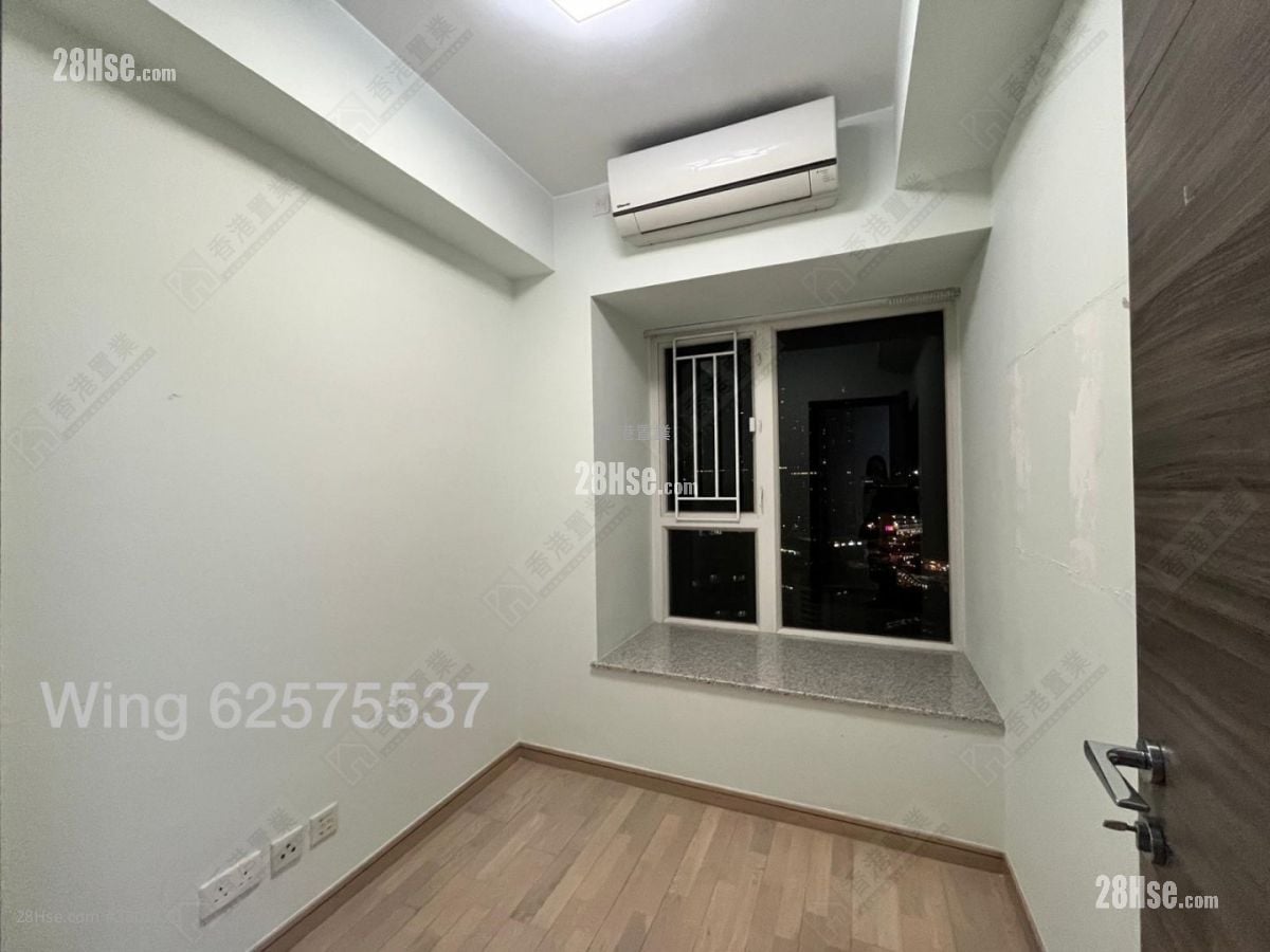 The Sparkle Sell 3 Bedrooms , 2 Bathrooms 670 ft²