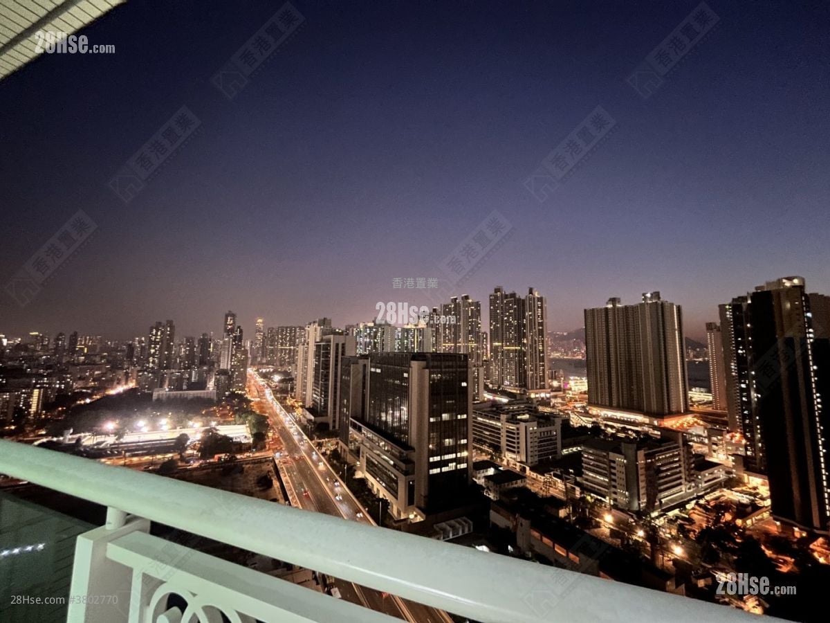 The Sparkle Sell 3 Bedrooms , 2 Bathrooms 670 ft²