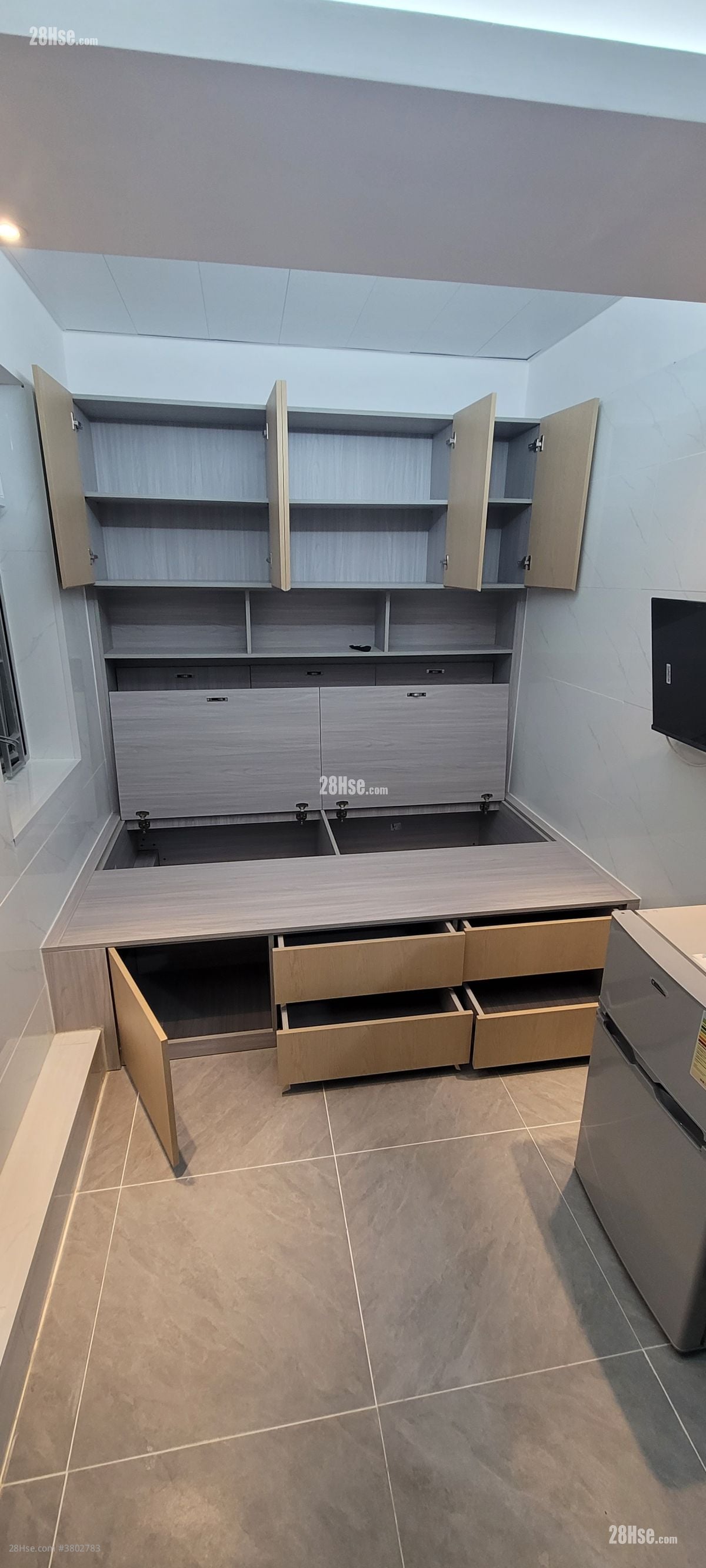 中和楼 租盘 130 平方尺