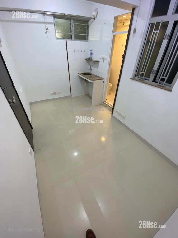 Wai King Building Sell 4 Bedrooms , 4 Bathrooms 410 ft²