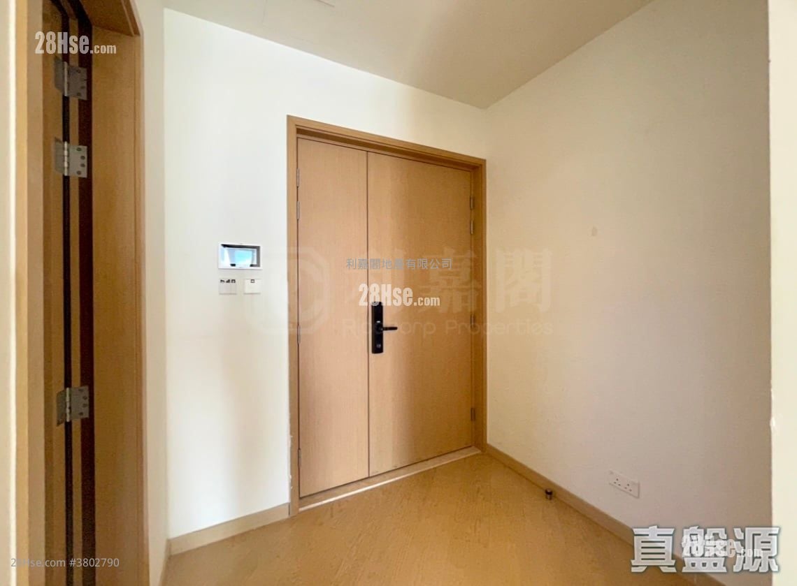 LP10 售盘 4 房 , 3 浴室 1,203 平方尺