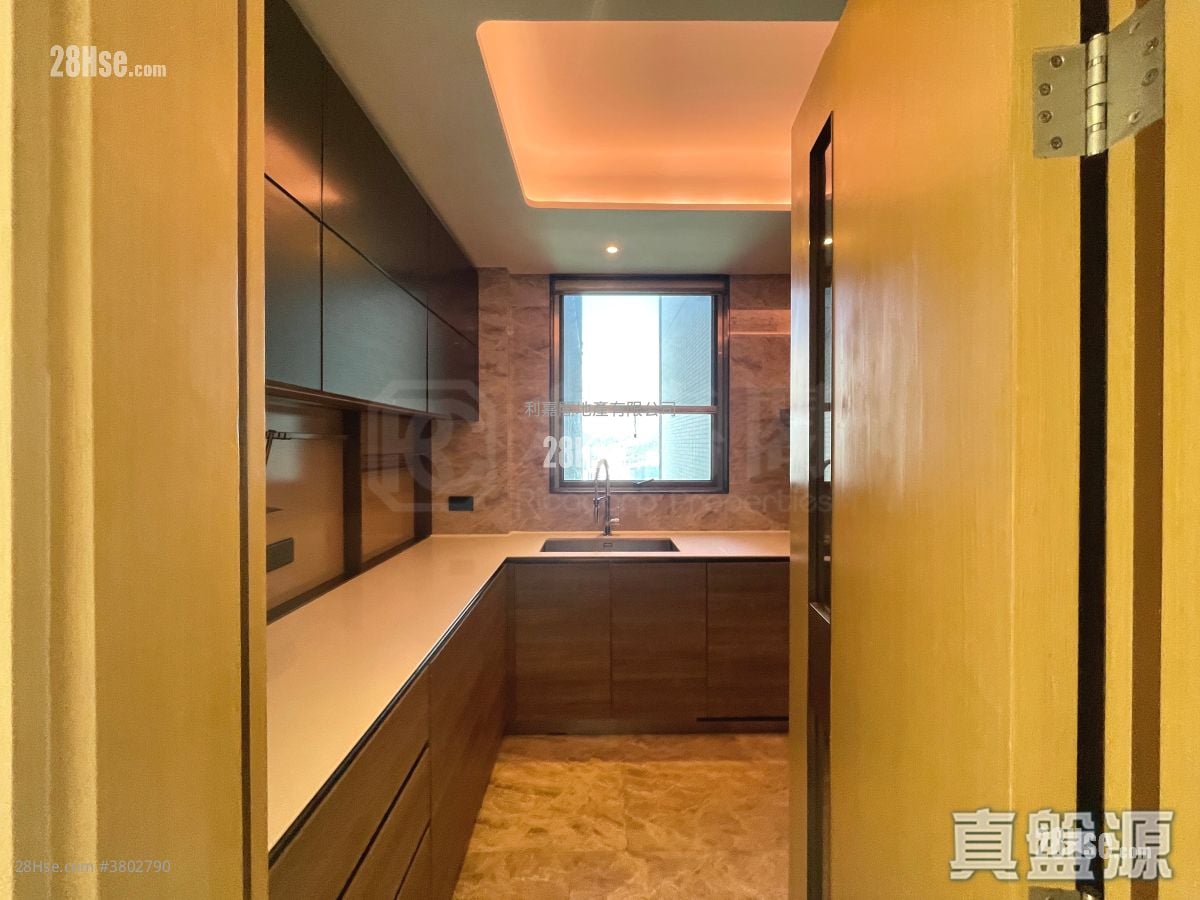 LP10 售盘 4 房 , 3 浴室 1,203 平方尺