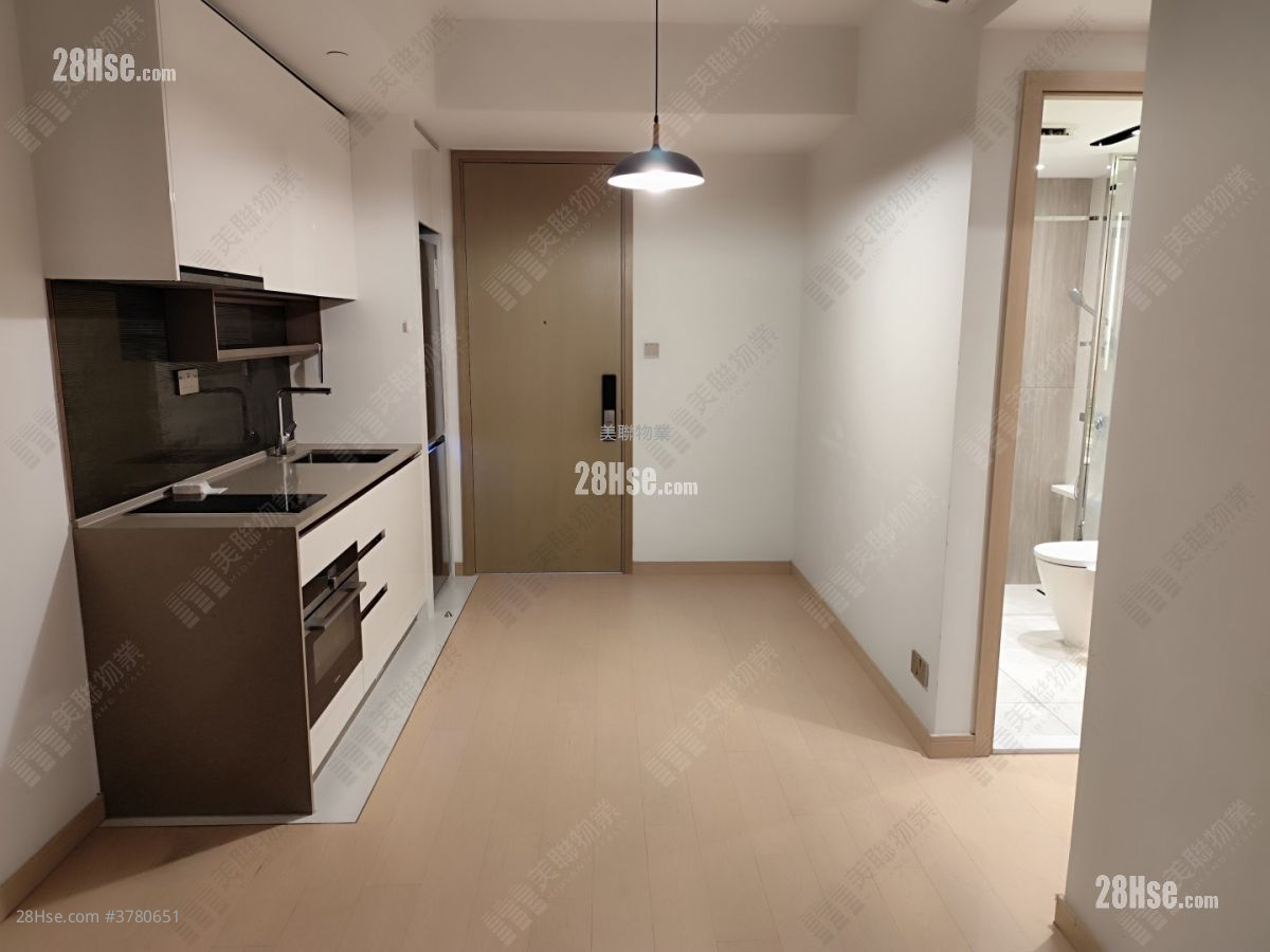 K. Summit Rental 2 Bedrooms , 1 Bathroom 443 ft²