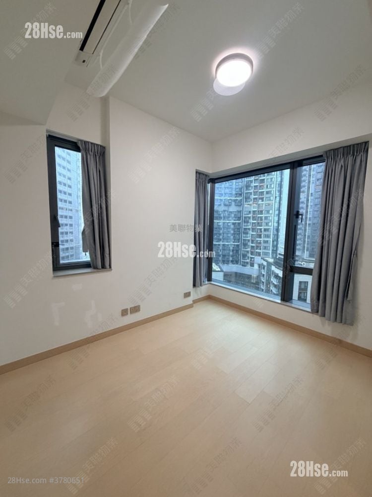 K. Summit Rental 2 Bedrooms , 1 Bathroom 443 ft²