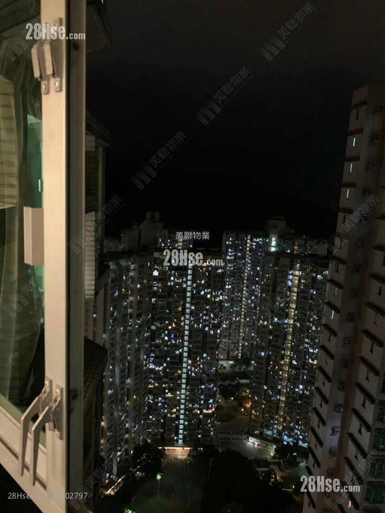 The Pinnacle Sell 3 Bedrooms , 2 Bathrooms 564 ft²