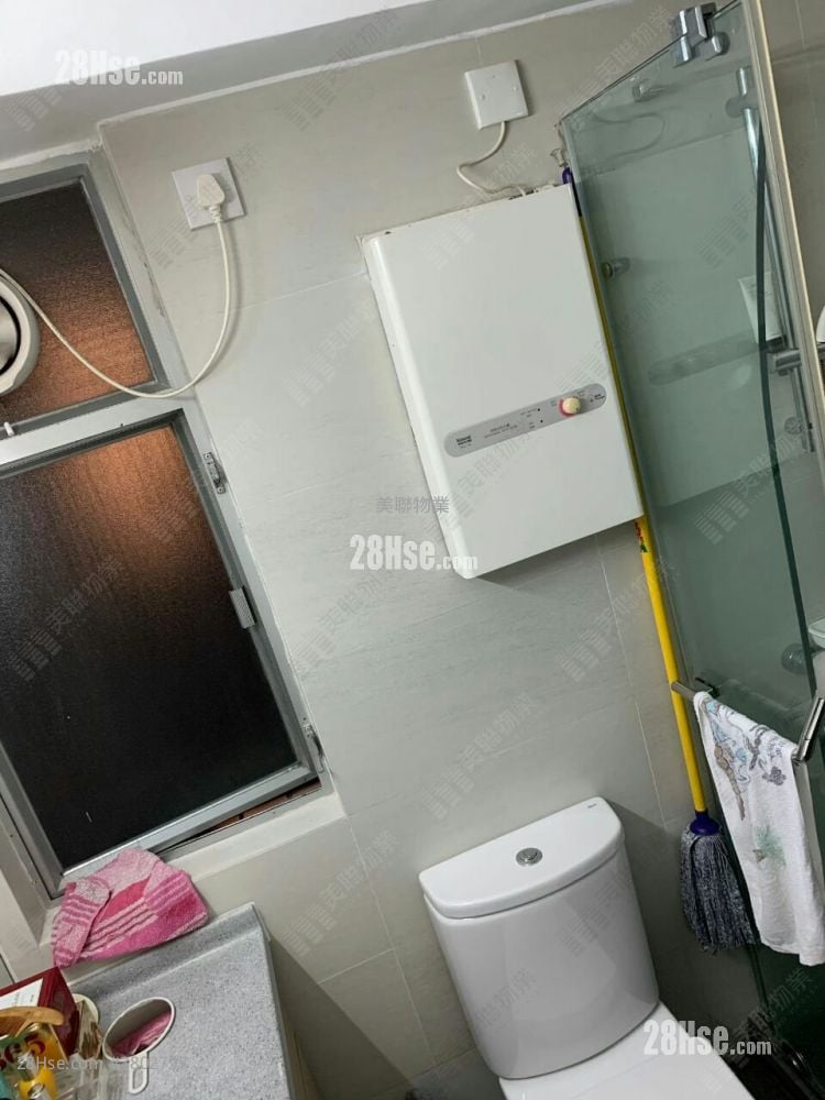 The Pinnacle Sell 3 Bedrooms , 2 Bathrooms 564 ft²