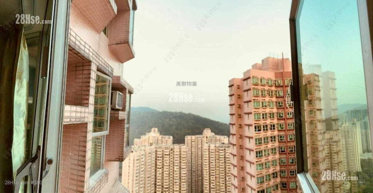 The Pinnacle Sell 3 Bedrooms , 2 Bathrooms 564 ft²