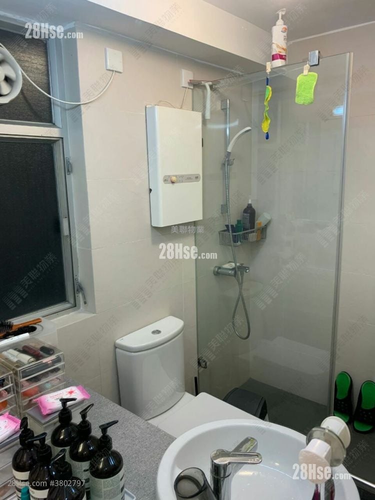 The Pinnacle Sell 3 Bedrooms , 2 Bathrooms 564 ft²