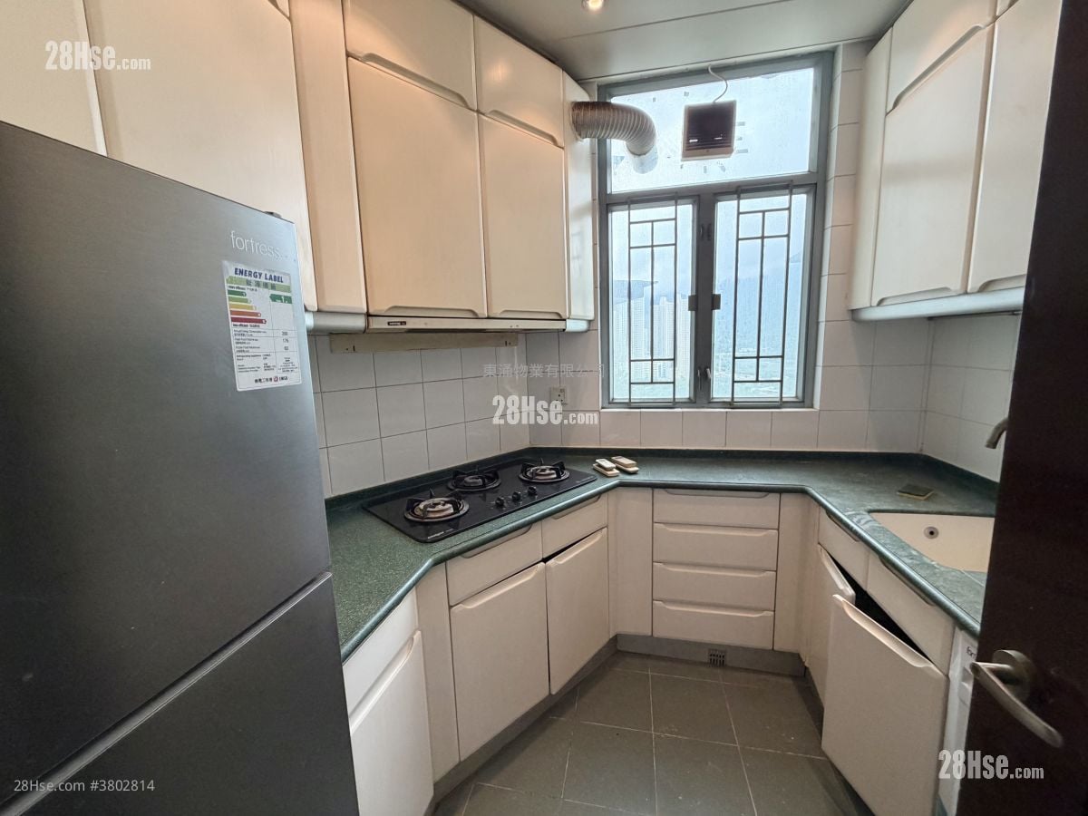 Tung Chung Crescent Rental 4 Bedrooms , 2 Bathrooms 868 ft²