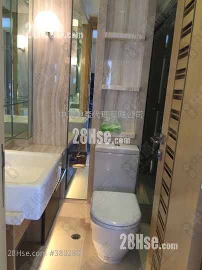 Macpherson Place Rental 2 Bedrooms , 1 Bathroom 555 ft²