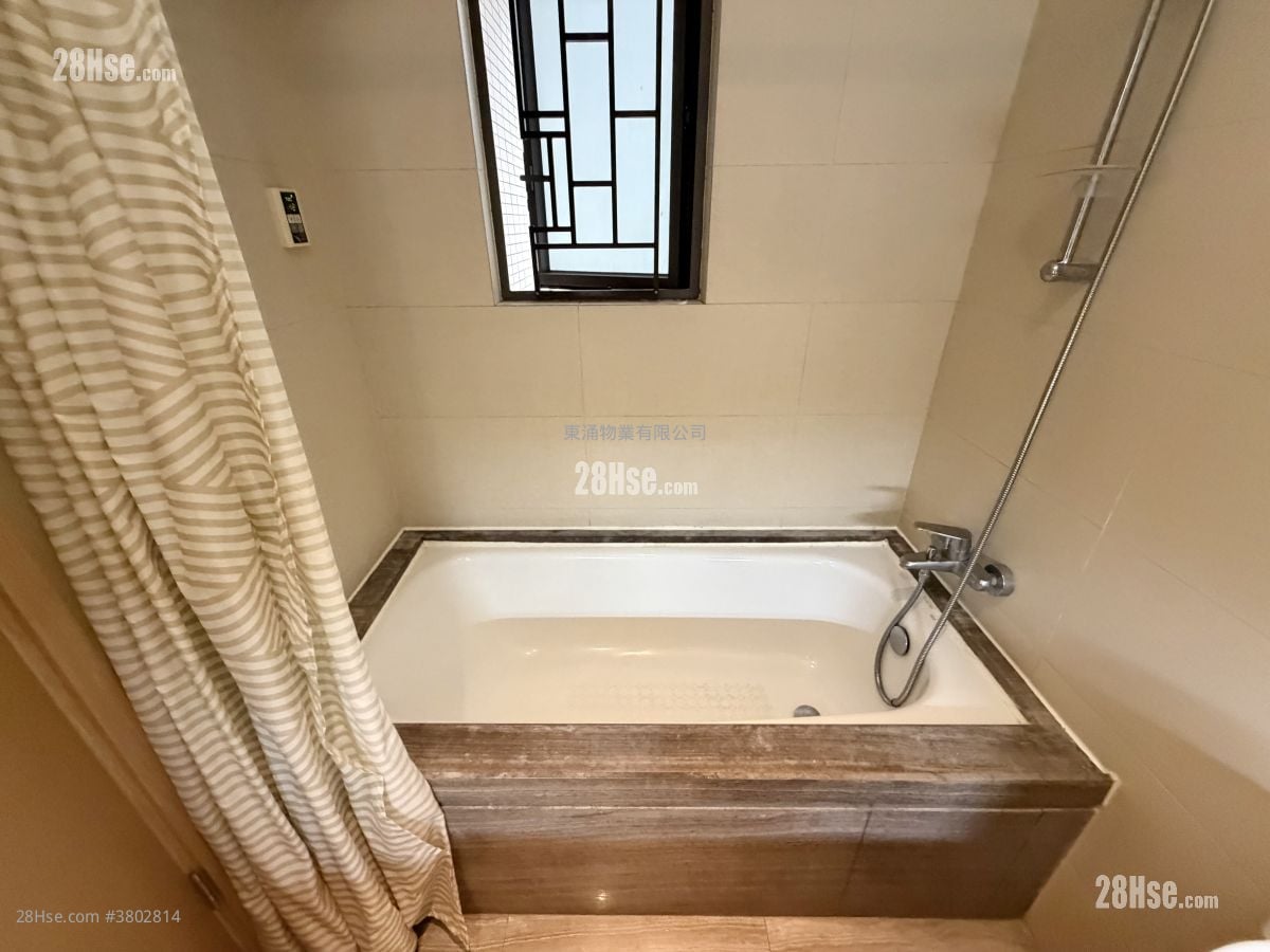 Tung Chung Crescent Rental 4 Bedrooms , 2 Bathrooms 868 ft²