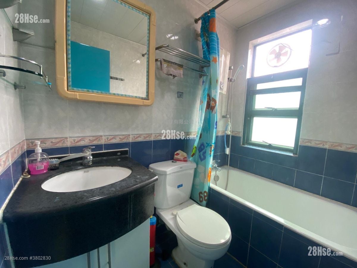 Village Rental 3 Bedrooms , 2 Bathrooms 700 ft²