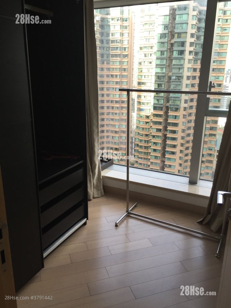 bedroom 1: Imperial Cullinan Sell 2 Bedrooms , 1 Bathroom 524 ft²