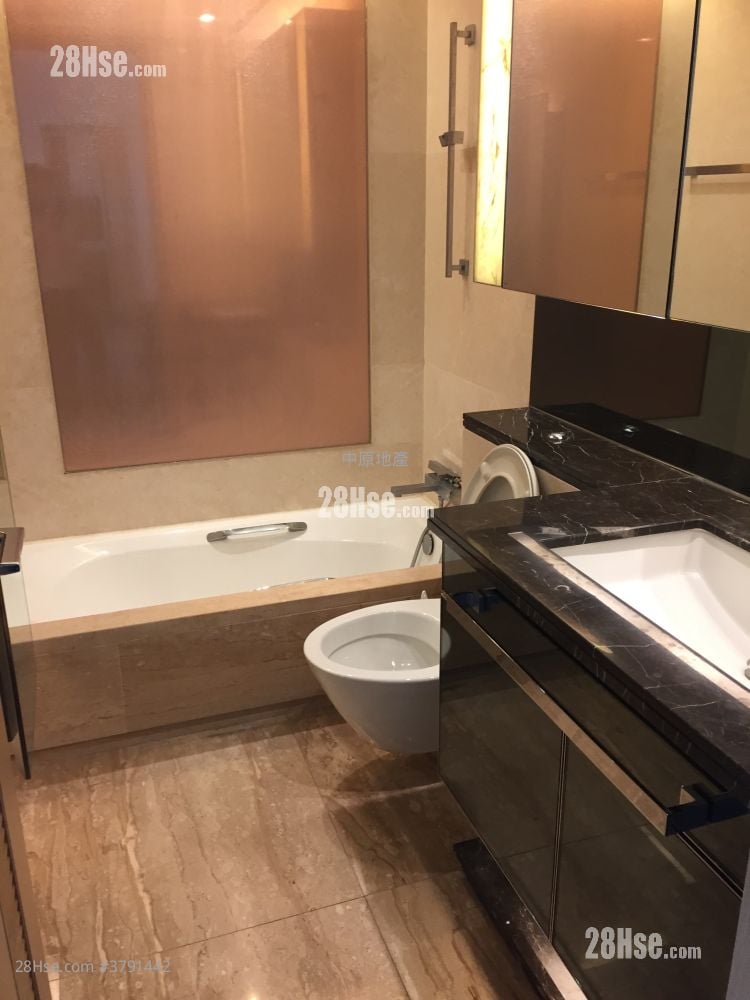 bathroom: Imperial Cullinan Sell 2 Bedrooms , 1 Bathroom 524 ft²