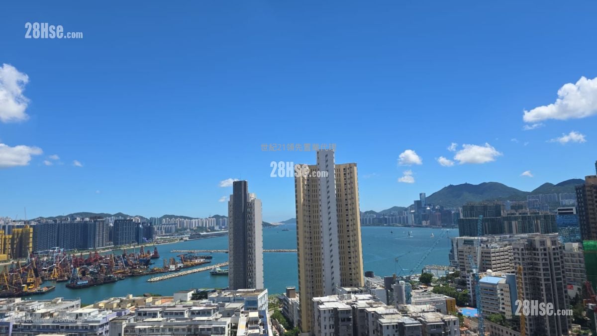 City Hub Sell 2 Bedrooms , 1 Bathroom 536 ft²