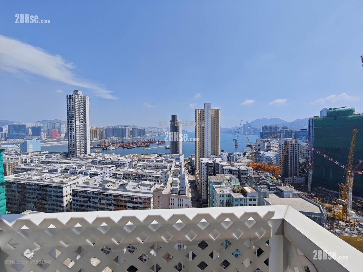 City Hub Sell 2 Bedrooms , 1 Bathroom 536 ft²