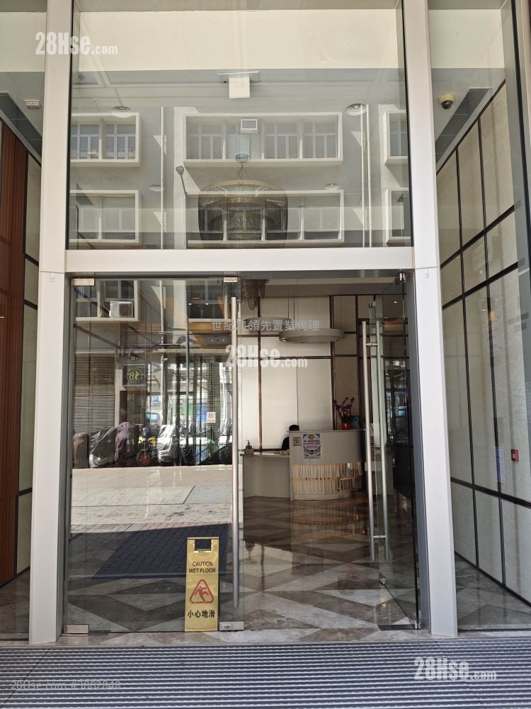 City Hub Sell 2 Bedrooms , 1 Bathroom 536 ft²